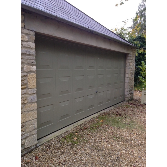 apex-bolton-gate-retractable-nylon-rollers-a2556