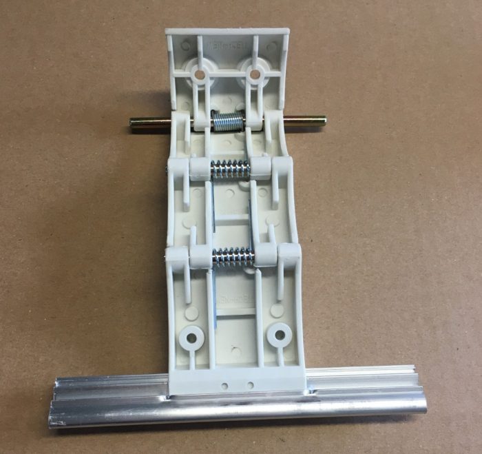 77mm-lath-roller-door-locking-strap-3-segment-white-a2656