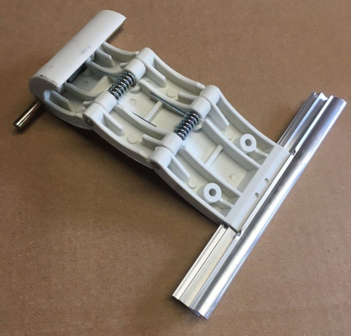 77mm-lath-roller-door-locking-strap-3-segment-white-a2657