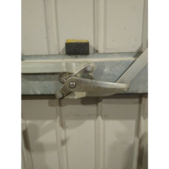 Garage-Door-Internal-Lock-Handle-Anti-Clockwise-back-of-door-2